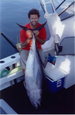 Dan Solberg on Far Out caught a 64 Kg Yellowfin Tuna with a Stripy Little Ripper lure.
Day 2 of 2004 White Sands Tournament.